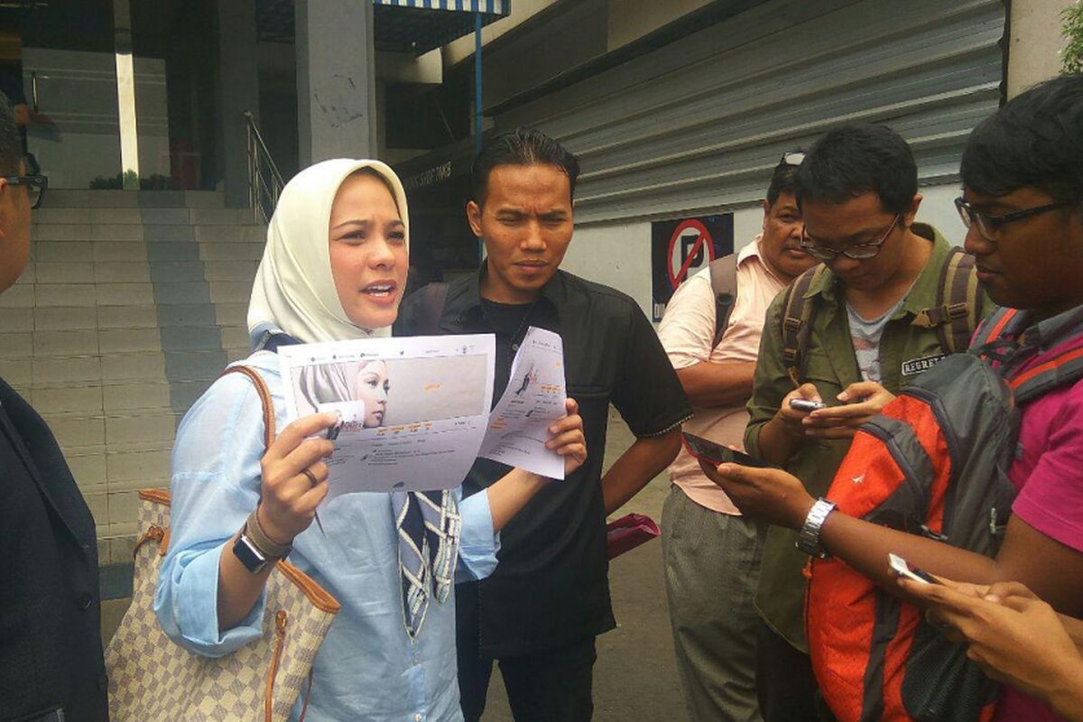 Anggota Dewan Perwakilan Rakyat (DPR) Komisi I Rachel Maryam melaporkan akun Twitter palsu yang mengatasnamakan namanya ke Polda Metro Jaya, Senin (17/4/2017).