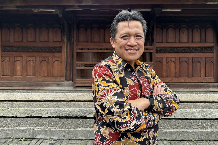 Bupati Wonosobo, Afif Nurhidayat saat berkunjung ke Redaksi Kompas.com, Jakarta pada Rabu (4/6/2025).