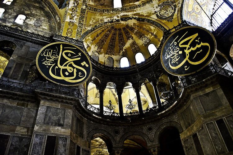 Di dalam Hagia Sophia
