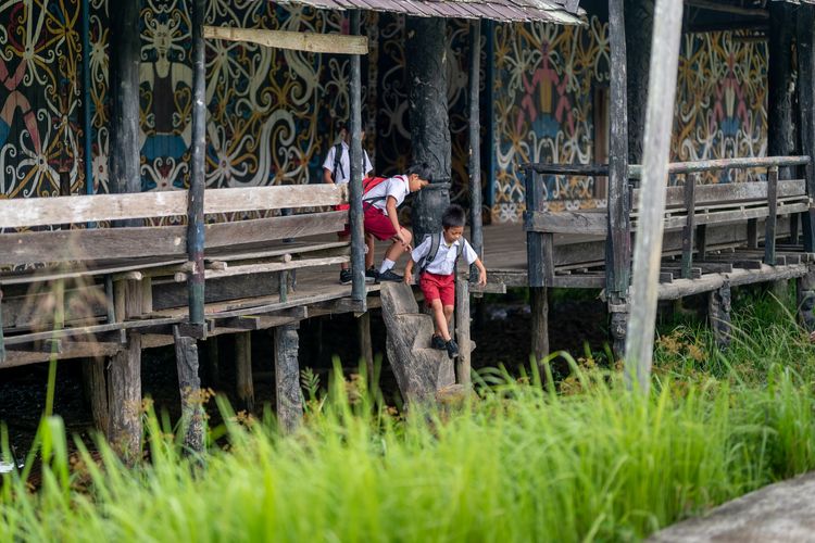 Potret anak-anak Desa Lung Anai.