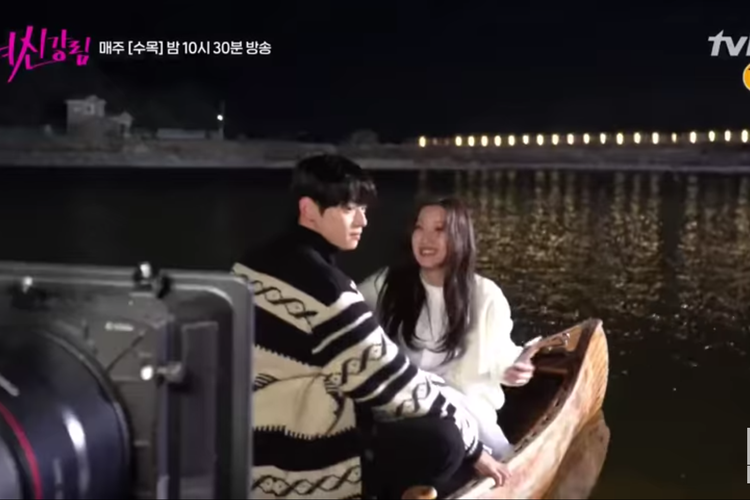 Pemeran drama True Beauty, Cha Eun Woo dan Moon Ga Young dalam behind the scenes episode 8