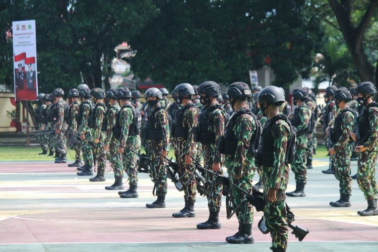 Sebanyak 96 personil Satuan Brigade Mobil (Brimob) polda Gorontalo dikirim ke Kabupaten Puncak jaya Provinsi Papua. Mereka akan mendukung pengamanan di obyek vital, termasuk polsek yang mengalami gangguan keamanan oleh  kelompok bersenjata.