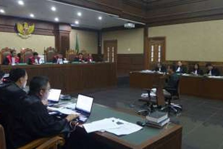 Terdakwa kasus suap reklamasi Mohamad Sanusi diperiksa dalam persidangan di Pengadilan Tipikor, Jakarta, Kamis (1/12/2016). 