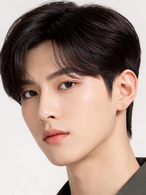 Inspirasi 20 model rambut pria Korea 2026, dari gaya clean hingga perm natural. Tampil stylish, rapi, dan cocok untuk berbagai bentuk wajah!
