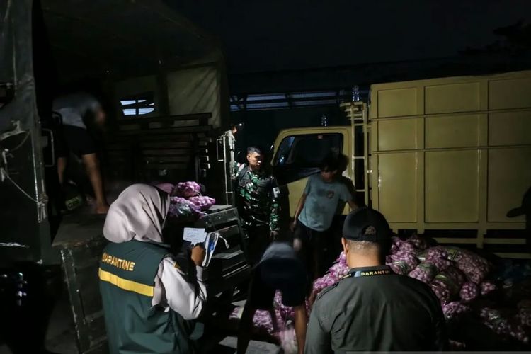 Empat Lori Muat Bawang Ilegal Diselundupkan ke Natuna, TNI AL Turun Tangan