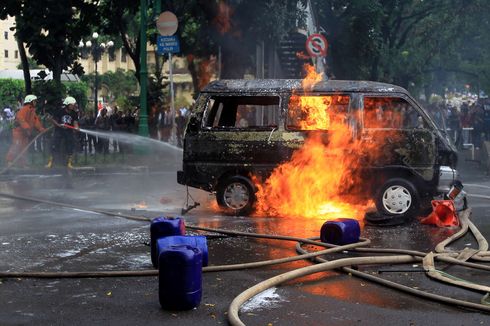 Waspada, Mencium Aroma Gosong Tanda Mobil Terbakar