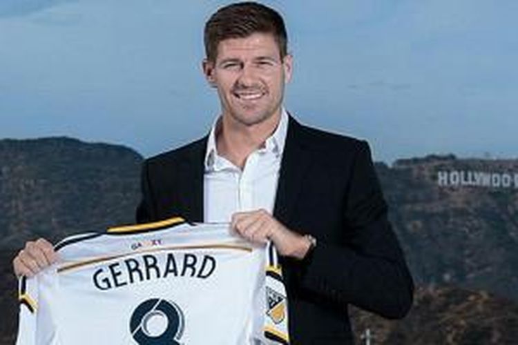 Steven Gerrard diperkenalkan sebagai pemain LA Galaxy, Jumat (3/7/2015). 