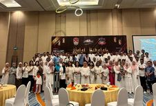 Komunitas Toyota Fortuner Ini Berikan Santunan di Acara Halalbihalal