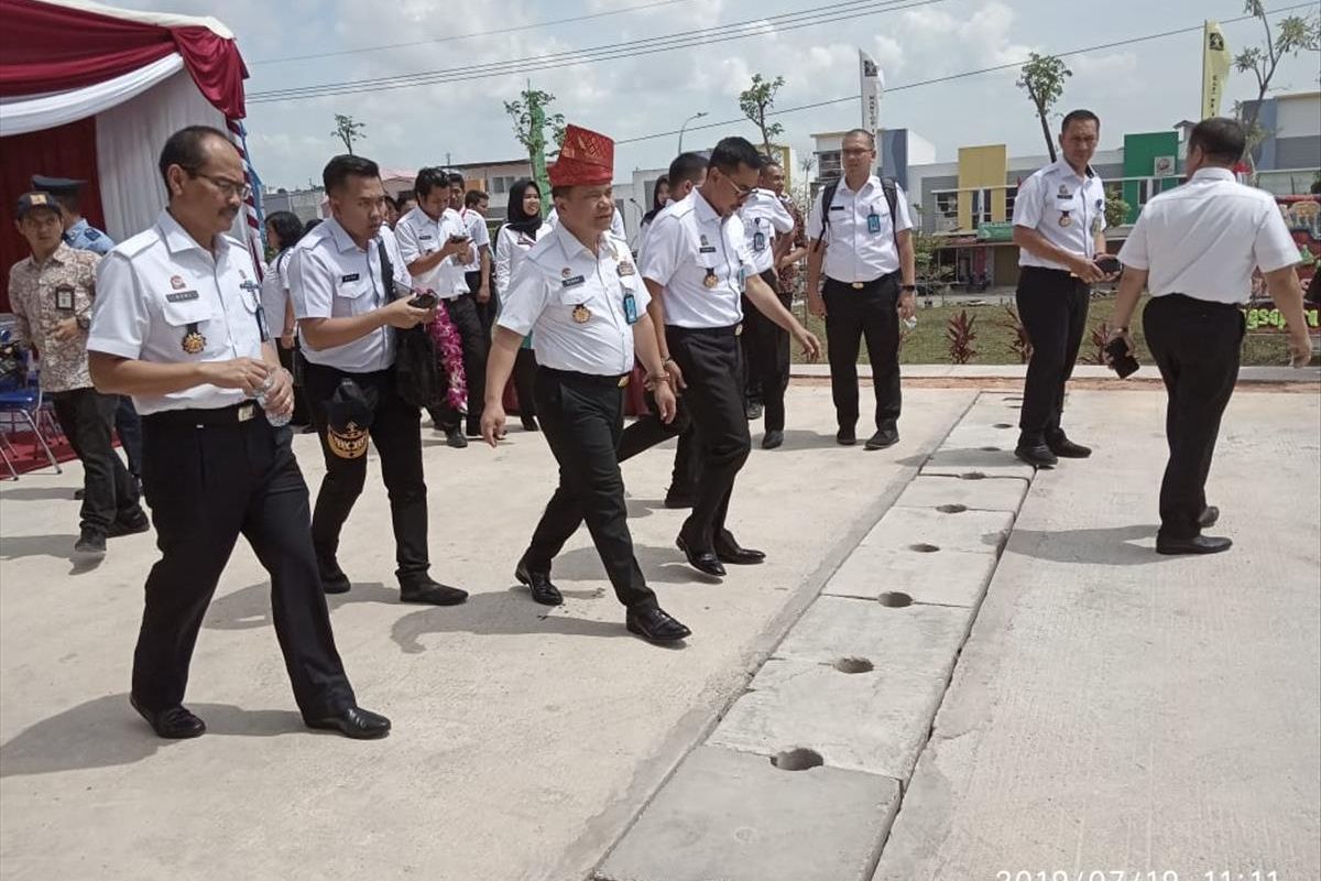 Direktorat Jenderal Imigrasi Kementerian Hukum dan Hak Asasi Manusia Republik Indonesia, Ronny Franky Sompie meresmikan rumah susun Kantor Imigrasi Kelas 1 Batam.