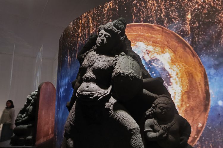 Koleksi Arca Singasari di Pameran Repatriasi bertajuk Kembalinya Saksi Bisu Peradaban Nusantara di Galeri Nasional Indonesia, Jakarta Pusat, Jumat (1/12/2023). 
