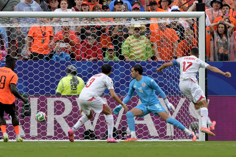 Hasil HT Tunisia Vs Belanda 0-2: Gol Bunuh Diri Skhiri dan Brobbey Bawa De Oranje Nyaman