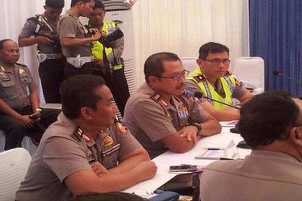 Wakapolri Komjen Nanan Sukarna tiba di Pos Kontrol Nagreg, Rabu (15/8/2012) untuk memantau kesiapan pengamanan jalur mudik