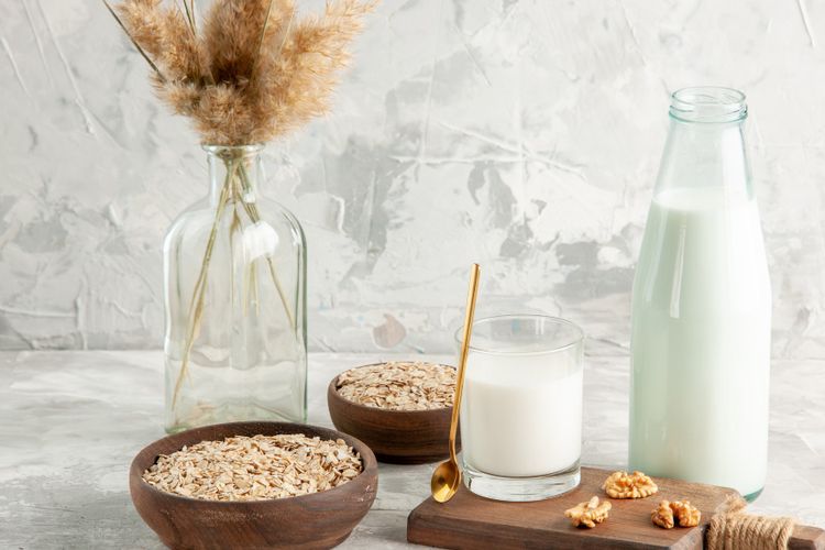 ilustrasi susu oat, susu nabati ramah lingkungan. 