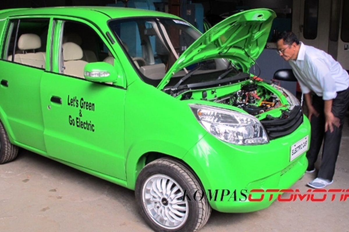 Mobil listrik Ahmadi disiapkan jadi salah satu mobil nasional, belum terdengar lagi perkembangannya.