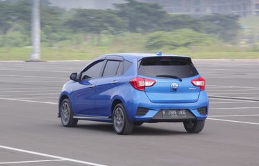 Sensasi di Balik Kemudi Daihatsu Sirion Facelift