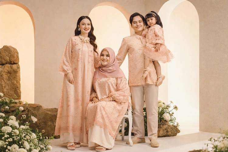 Sarimbit dengan Aksen Renda yang Lembut