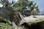 Jembatan Penghubung di Bogor Ambles Diterjang Longsor, Akses Warga Terputus
