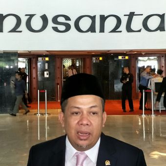 Wakil Ketua DPR Fahri Hamzah di Kompleks Parlemen, Senayan, Jakarta, Selasa (9/1/2018)