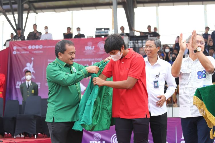 Pembukaan Pengenalan Kehidupan Kampus bagi Mahasiswa Baru Universitas Muhammadiyah Jakarta (PKKMB UMJ) pada Senin (12/9/22), di Stadion Sepak Bola UMJ, Cireundeu, Tangerang.