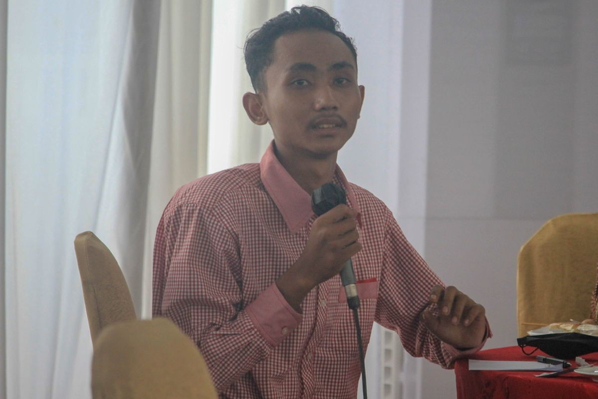 Nugroho Agung Laksono (22), korban ledakan bom di Terminal Kampung Melayu berbagi cerita dalam acara diskusi yang diselenggarakan oleh Aliansi Damai Indonesia (AIDA) di Jakarta, Kamis (10/12/2021).