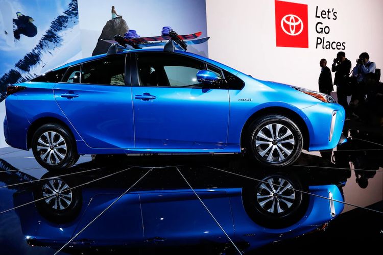 Toyota menjadi pelopor di industri mobil listrik dengan peluncuran Prius di tahun 1997.