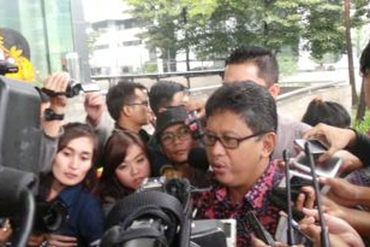 Plt Sekjen PDI-Perjuangan Hasto Kristiyanto mendatangi Gedung KPK, Jakarta, Senin (9/2/2015)