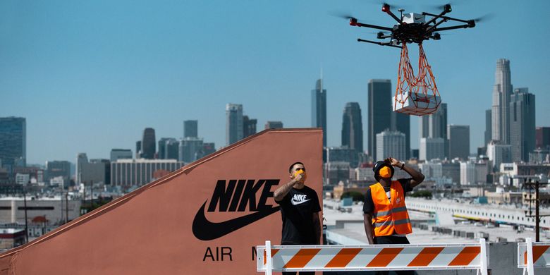 Nike gunakan drone untuk antarkan sepatu Air Max ke pelanggan