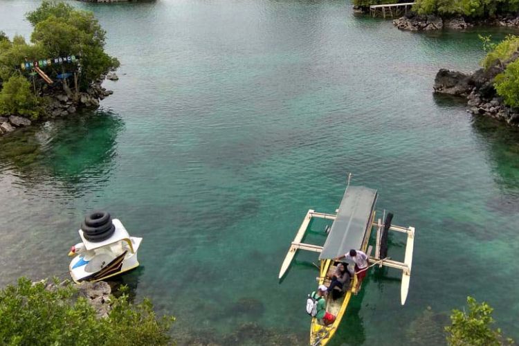 Wisata Tanjung Bongo di Kecamatan Galela, Kabupaten Halmahera Utara, Provinsi Maluku Utara, Senin (16/4/2018).