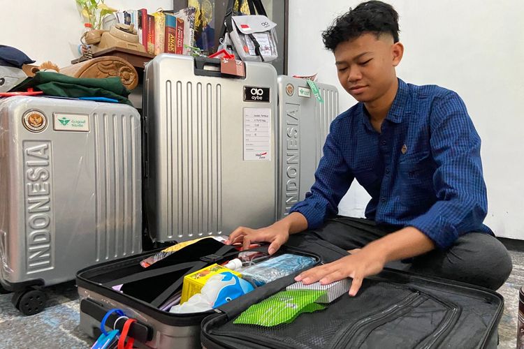 Remaja 16 Tahun Jadi Calon Jemaah Haji Termuda dari Malang, Gantikan Sang Ayah