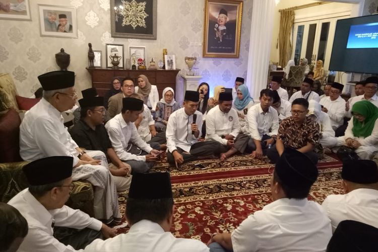 Calon wakil presiden nomor urut 01 Maruf Amin menggelar pengajian usai pencoblosan di kediamannya, Jalan Situbondo, Rabu (17/4/2019) malam. 