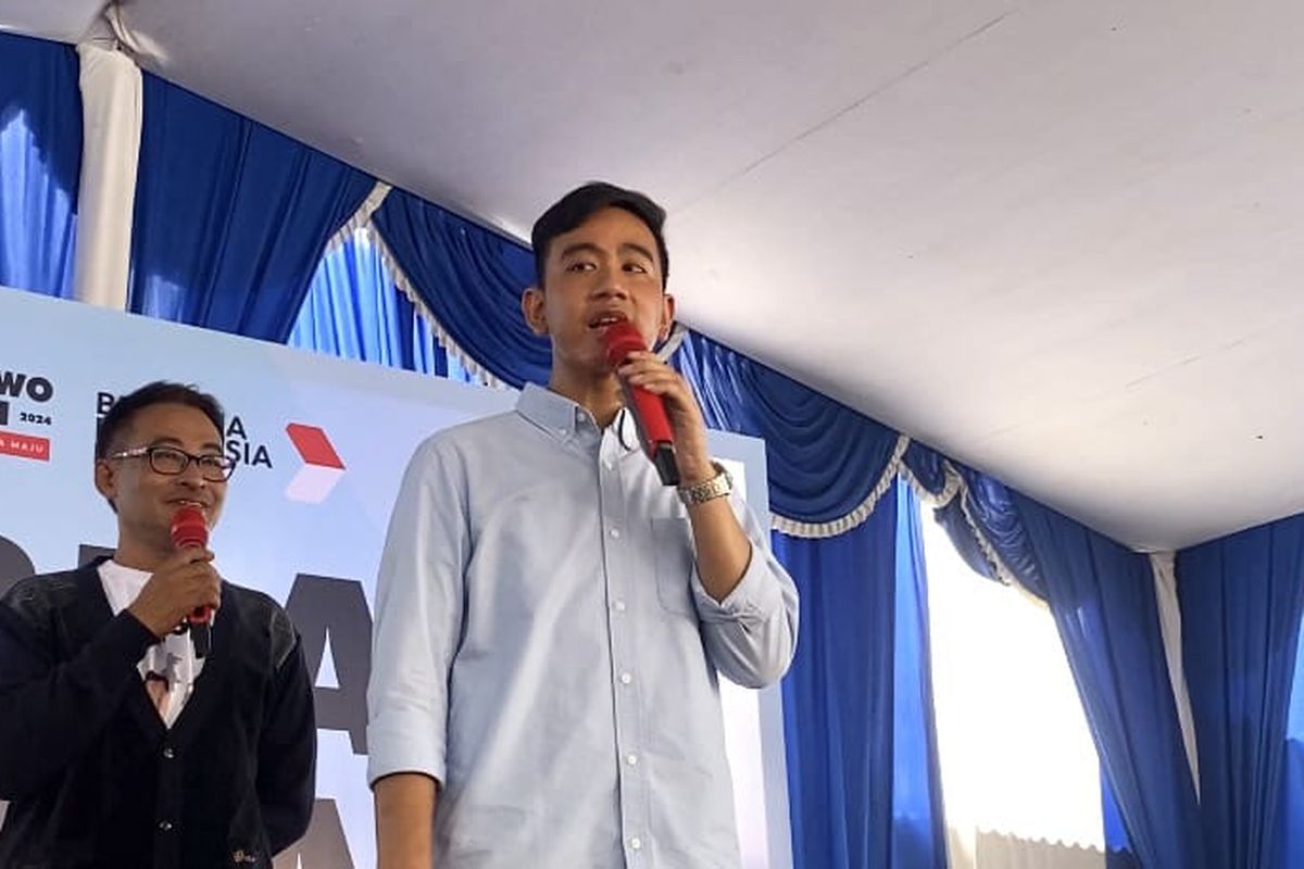 Calon wakil presiden (cawapres) nomor urut 2, Gibran Rakabuming Raka di Kawasan Cempaka Putih, Jakarta Pusat, Sabtu (9/12/2023).