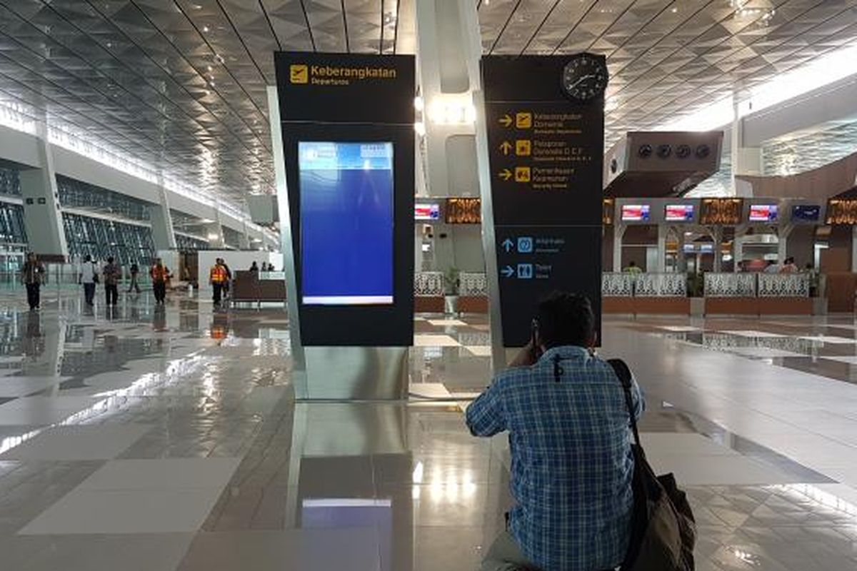 Salah satu sudut di area check in Terminal 3 Bandara Soekarno-Hatta, Tangerang. 