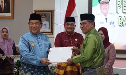 Serahkan SK Pensiun 49 PNS, Pj Gubernur Riau: Terima kasih atas Pengabdiannya