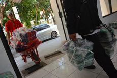 Celana Cingkrang dan Kekecilan, Seragam Gratis untuk Siswa Dikembalikan