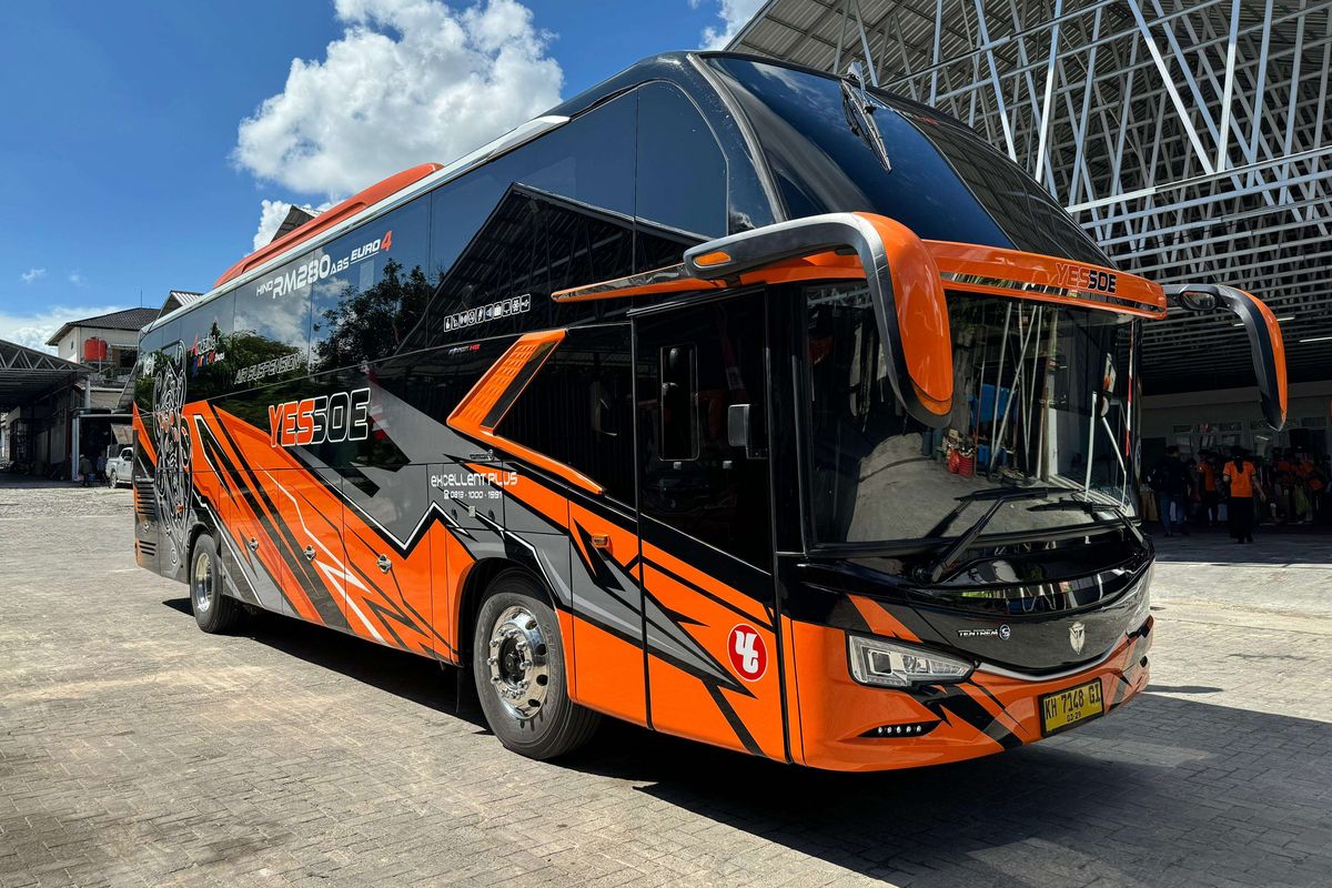 PO Yessoe Travel dengan Hino Bus RM 280 ABS