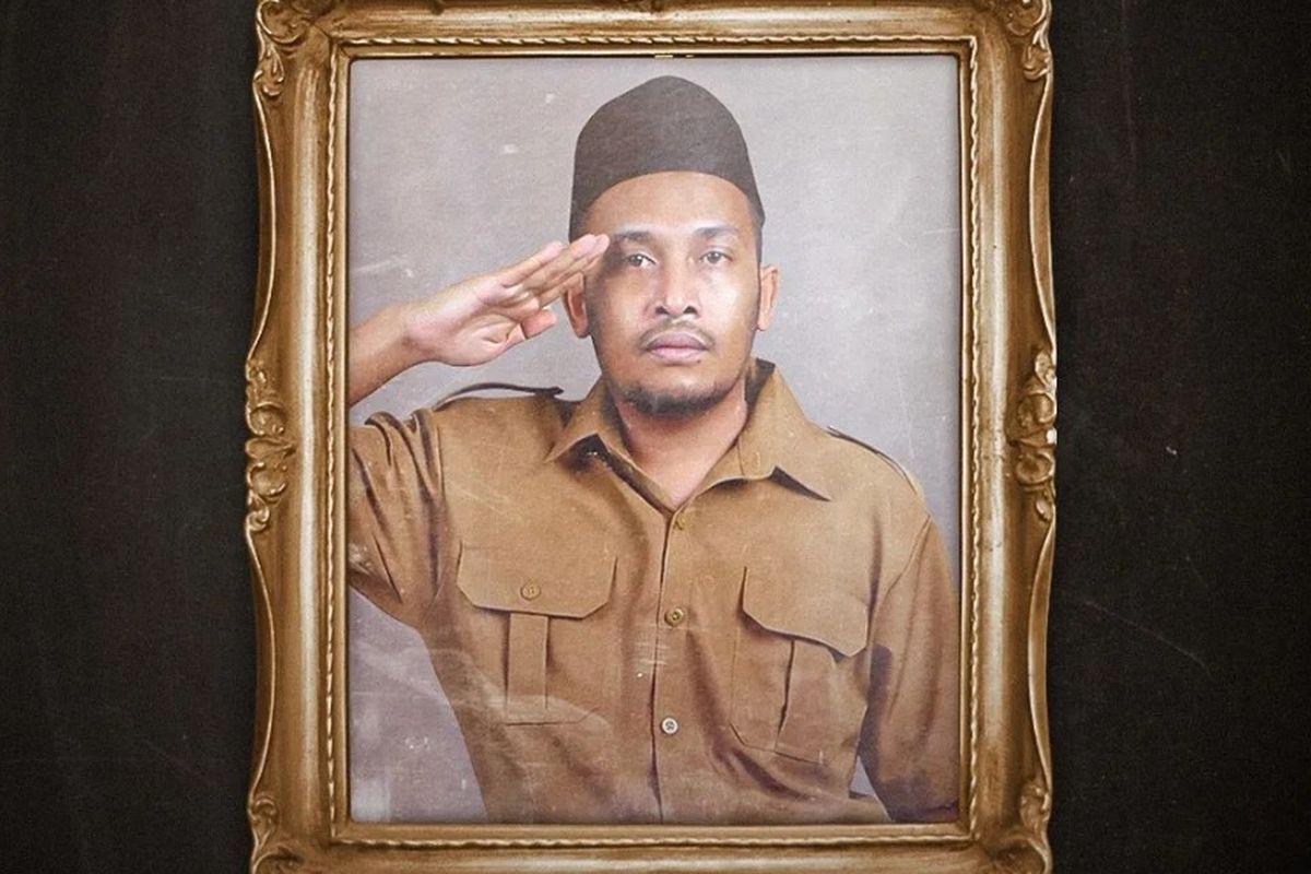 Komika Abdur Arsyad siap menggelar pertunjukan stand up komedi bertajuk Pahlawan Perlu Tanda Jasa (PPTJ) mulai 28 Januari 2023 hingga 25 Februari 2023.