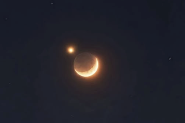 Bulan Sabit dan Venus Tampak Berdekatan di Langit Indonesia, Apa yang Sebenarnya Terjadi?
