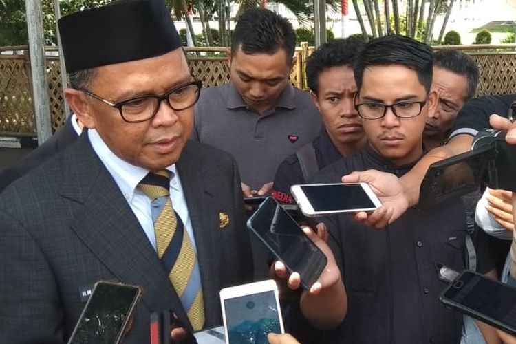 Gubernur Sulawesi Selatan Nurdin Abdullah saat diwawancara awak media beberapa waktu lalu. 