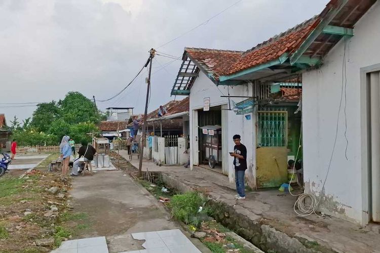 Rumah warga di Kampung Pajagalan Timur, Desa Soreang, Kabupaten Bandung, Jawa Barat, Jumat (19/9/2025)