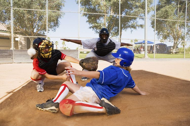 Taktik hit and run pada softball tidak berlaku jika situasi