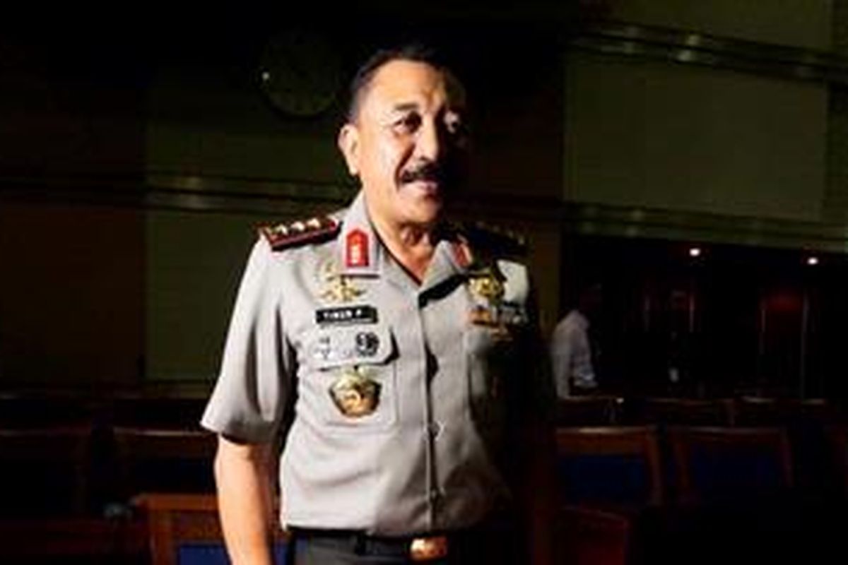 Calon Kapolri Komjen Timur Pradopo mengikuti uji kepatutan dan kelayakan dengan Komisi III DPR di Gedung DPR RI, Senayan, Jakarta, Kamis (14/10/2010). Timur Pradopo menjadi calon tunggal Kapolri menggantikan Jenderal (Pol) Bambang Hendarso Danuri.