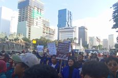 Massa BEM SI Turun ke Jalan, Demo Tolak PPN 12 Persen di Patung Kuda