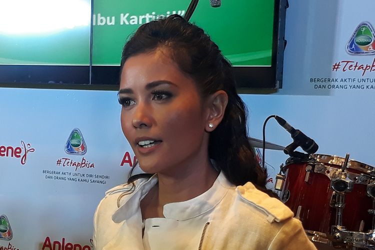 Titi Rajo Bintang ditemui dalam Media Gathering Anlene #TetapBisa di InterContinental Jakarta Midplaza, Jakarta Pusat, Rabu (8/3/2017).