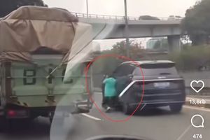 Kronologi Sopir Taksi Green SM Gelantungan di Pintu Mobil BYD dan Terseret 50 Meter di Jakbar