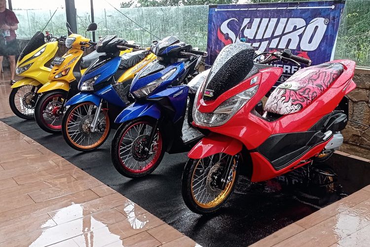 Mengawali 2024, dua komunitas sepeda motor yaitu Trio Mio Project dan ThailandGank.ID berhasil menyelenggarakan kontes modifikasi di The Park Sawangan Mall, pada Sabtu (27/1/2024).
