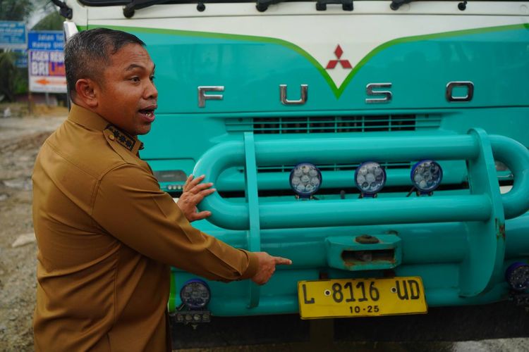Gubernur Abdul Wahid: Jalan Dirusak, Tapi Bayar Pajaknya Tidak di Riau