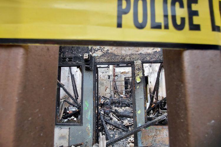 Rumah di Padalarang, Bandung Barat terbakar, seorang bocah tewas terbakar, Kamis (29/9/2022).