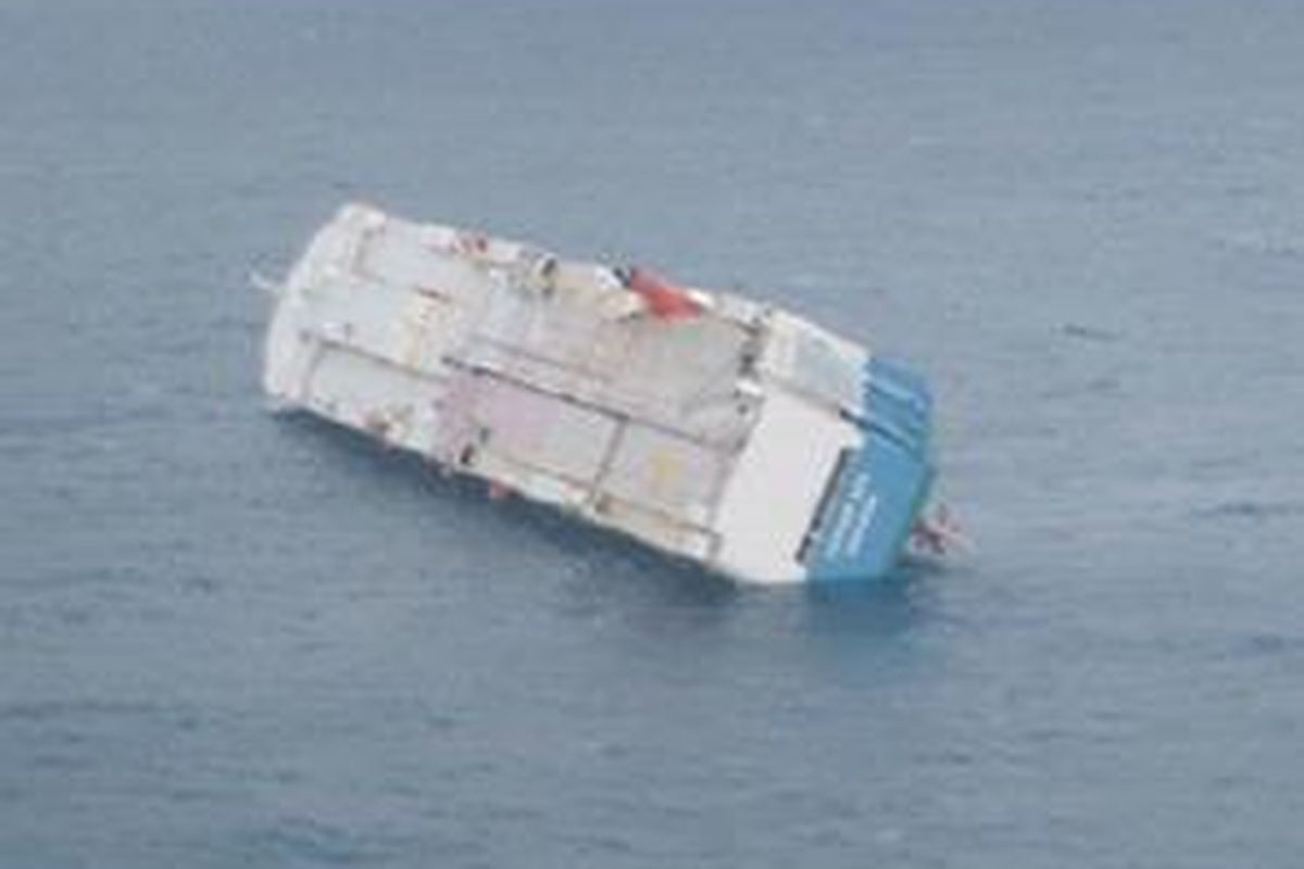 Pemandangan dua tahun silam, saat the Cougar, sebuah kapal kargo yang mengangkut 4.703 unit mobil produksi Mazda mengalami kecelakaan. Saat itu, the Cougar tengah menempuh perjalanan laut dari Jepang menuju Vancouver, British Colombia, Tacoma, Washington dan Port Hueneme, California.