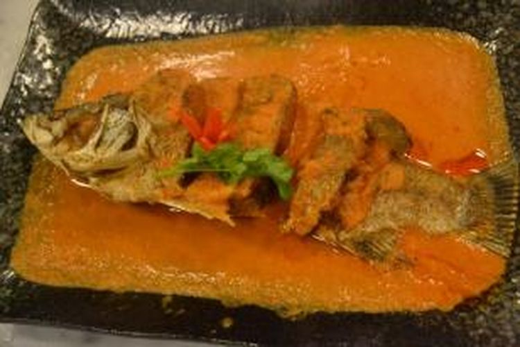 Ikan ala Nyonya di Waha Kitchen, Hotel Kosenda