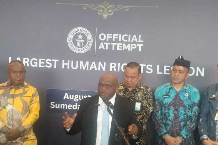 Kritik Lembaga Survei, Menteri HAM Pigai: Banyak yang Abal-abal
